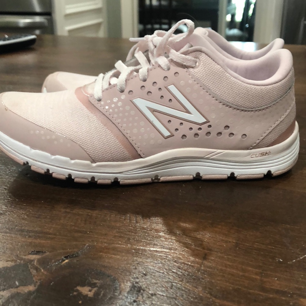 Women’s New Balance W577